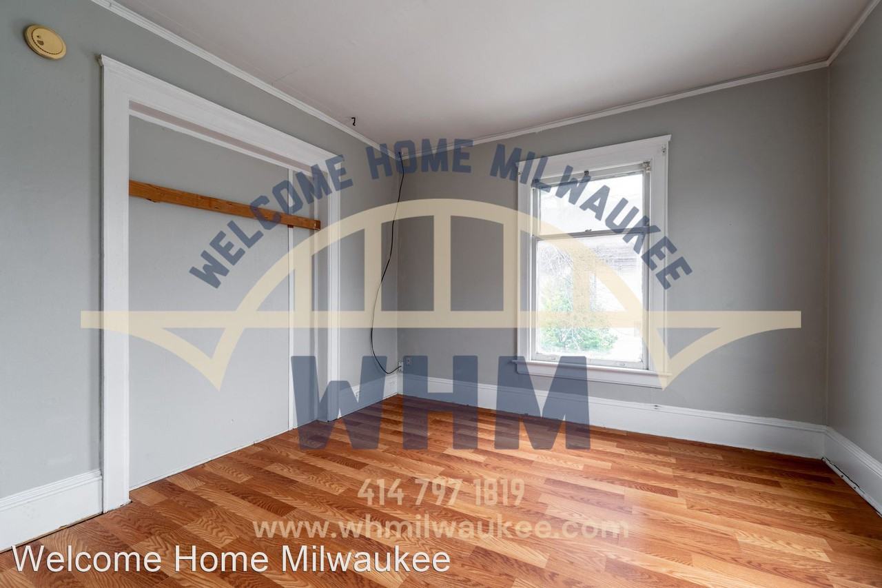 2800-2802 N Holton Street - Photo 3 of 19