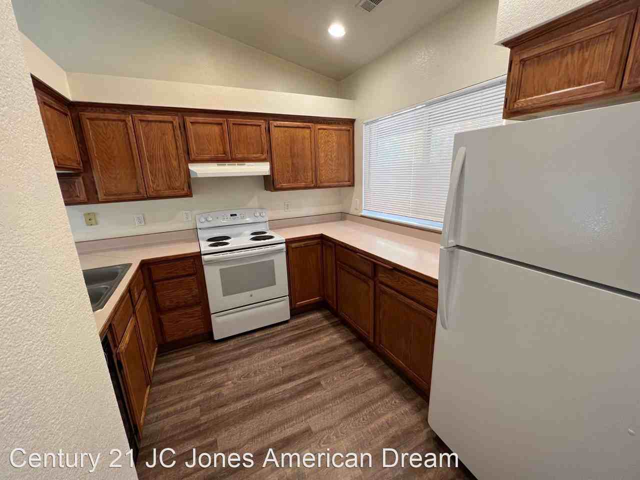 592/594 SW Larch Rd - Photo 3 of 15