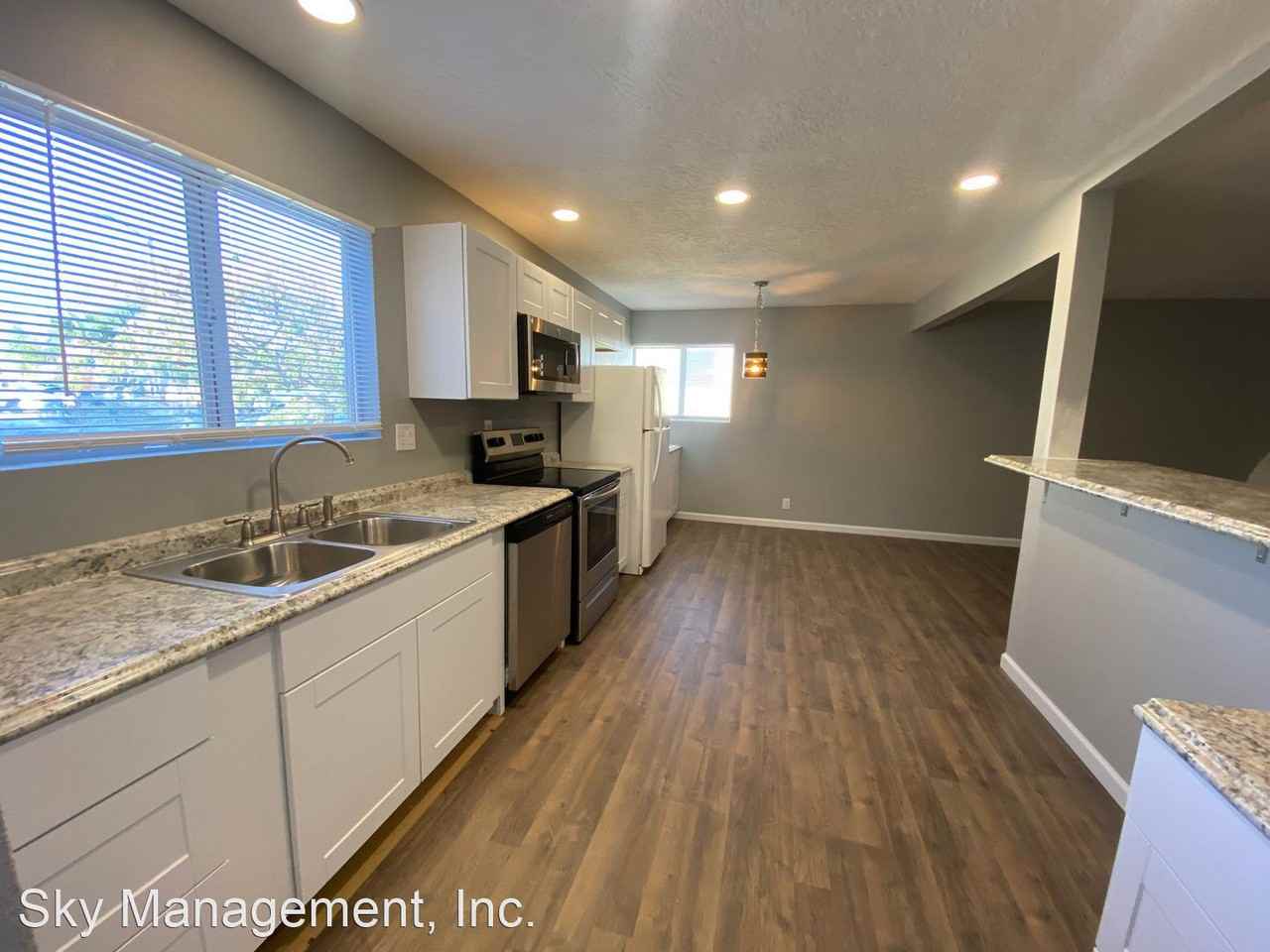 11713 Hagland Ave Ne - Photo 2 of 19