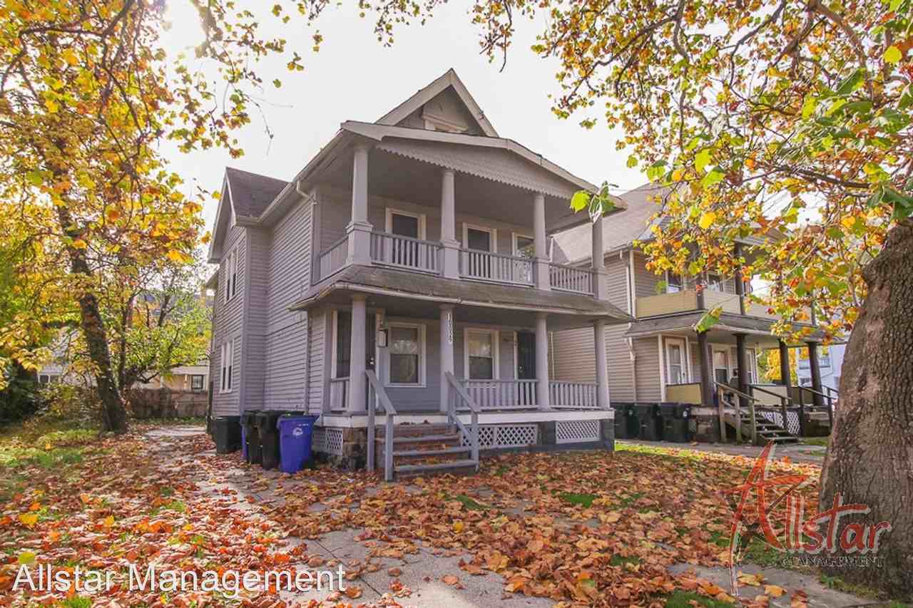 10022 Adams Ave - Photo 2 of 25