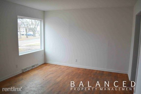 2817 Se Minnesota Ave - Photo 3 of 13