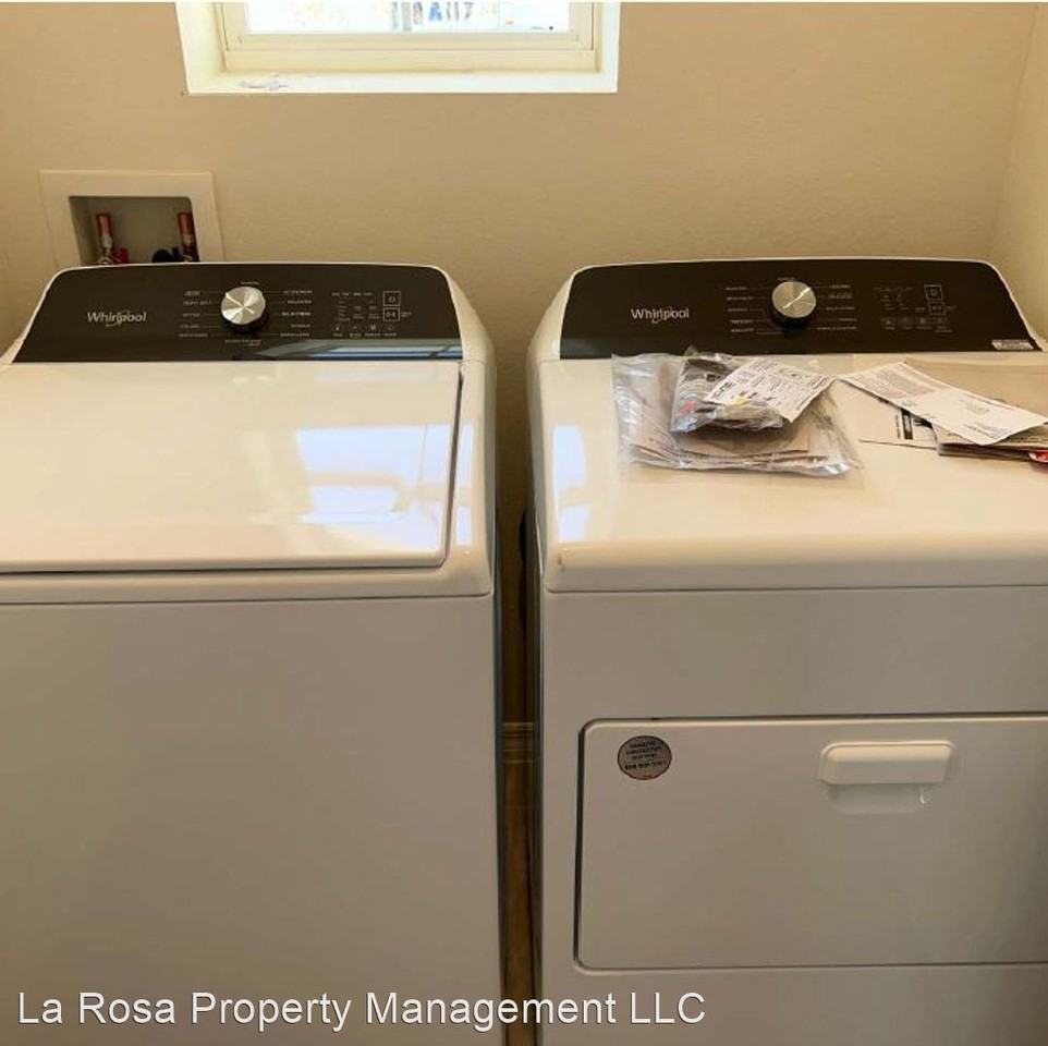 361 Caryota Ct - Photo 3 of 5