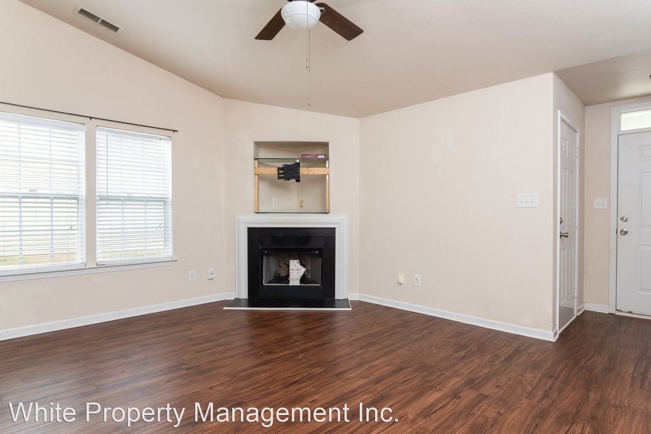 2836 Oasis Ln - Photo 2 of 23