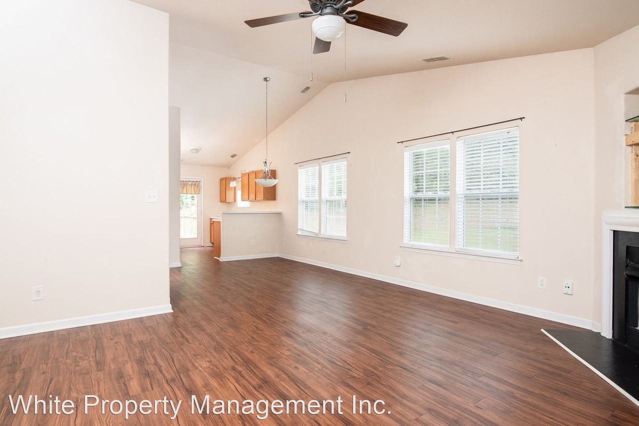 2836 Oasis Ln - Photo 3 of 23