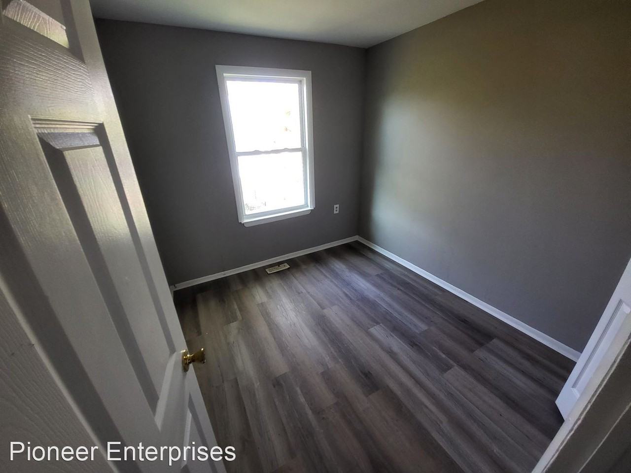 1208 Valley St - Photo 2 of 28