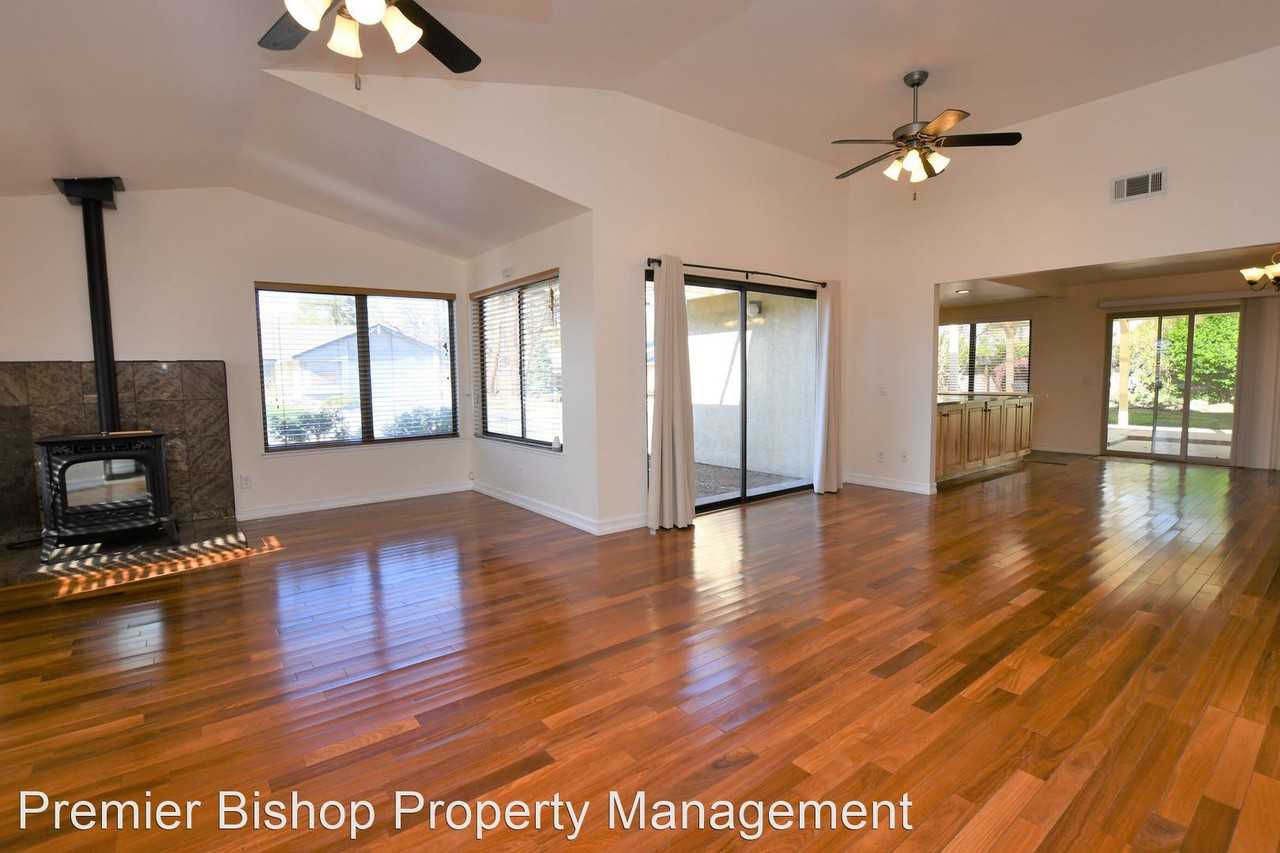 1548 Bear Creek Dr - Photo 2 of 5