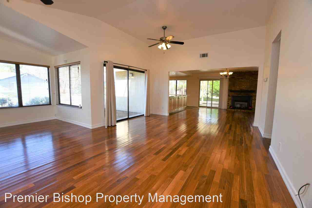 1548 Bear Creek Dr - Photo 3 of 5