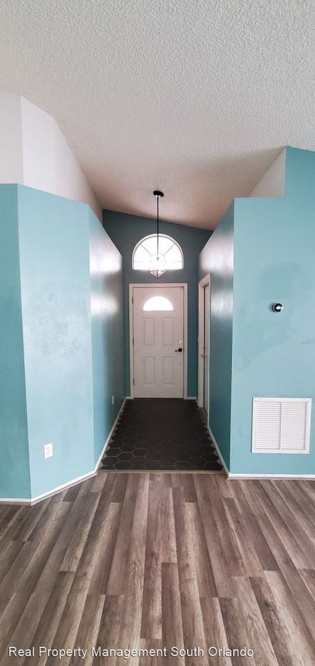 2229 Hannah Ln - Photo 2 of 22