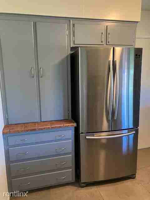 1866 Ridge View Dr - Photo 3 of 10