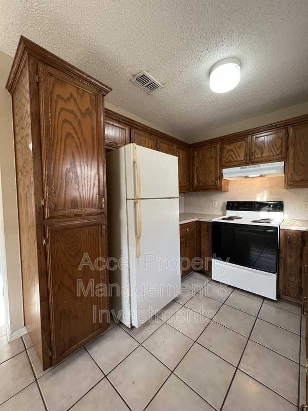 2103 Paradise Dr #4 - Photo 6 of 9