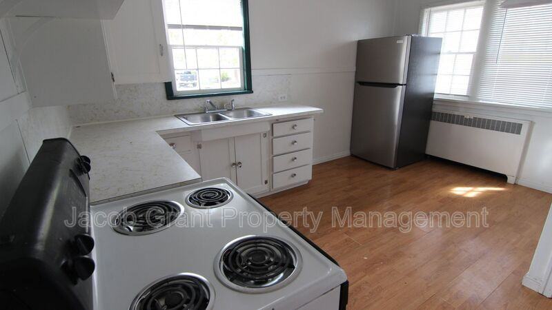 158 S 10th Ave - Photo 5 of 13