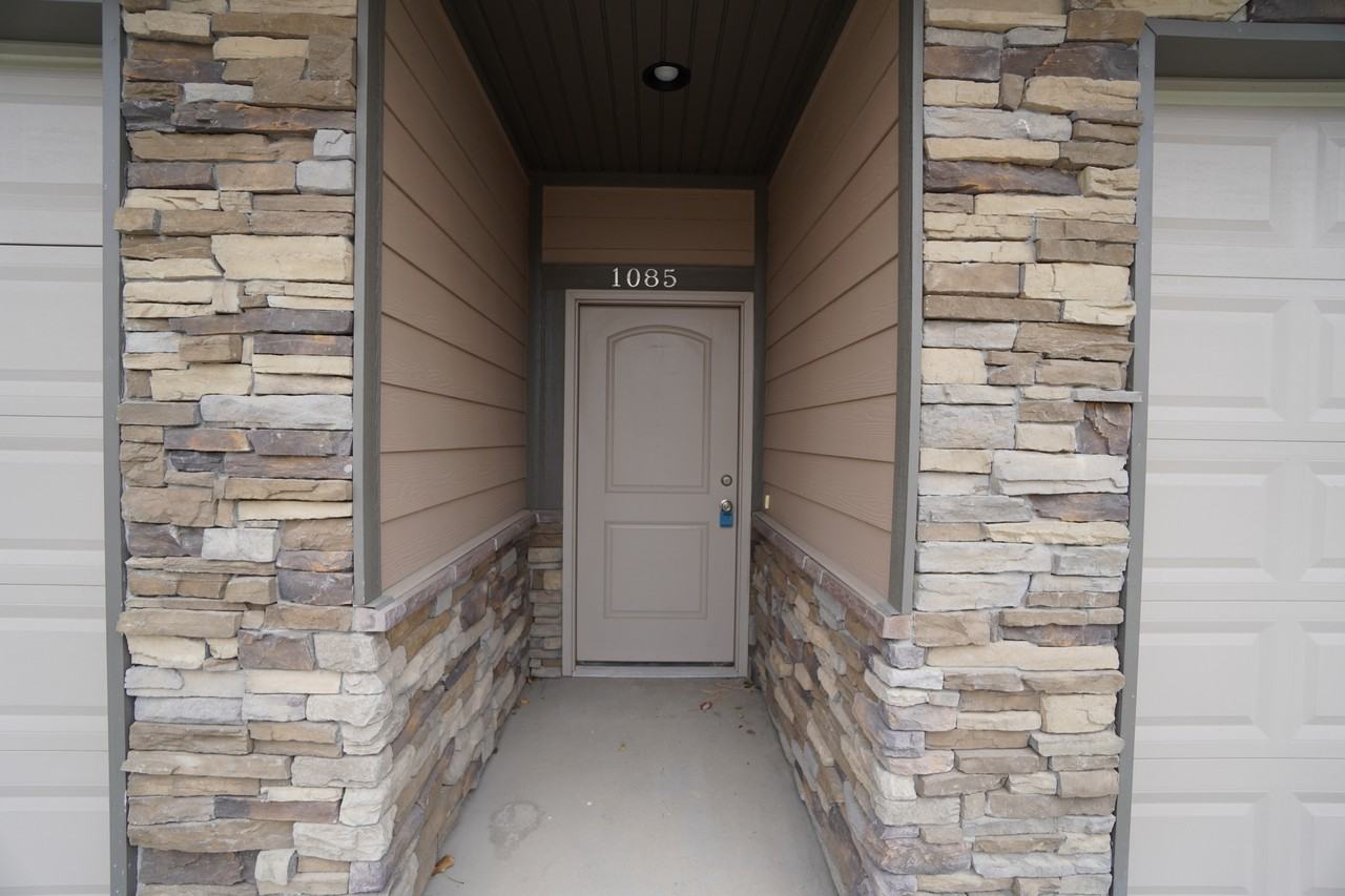 1085 Wn - Photo 2 of 26