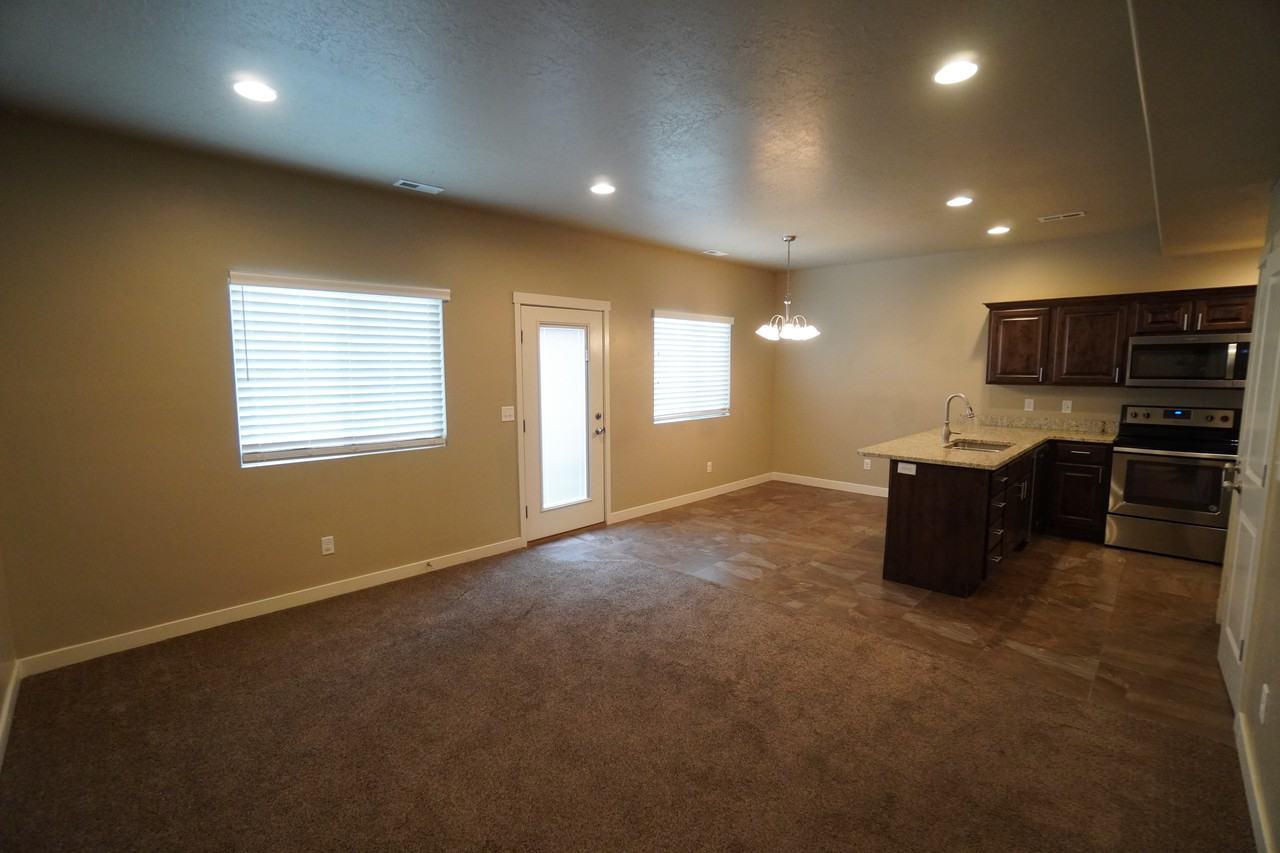 1085 Wn - Photo 4 of 26