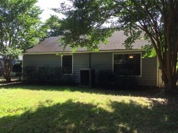 1052 Oakcrest Dr - Photo 3 of 18