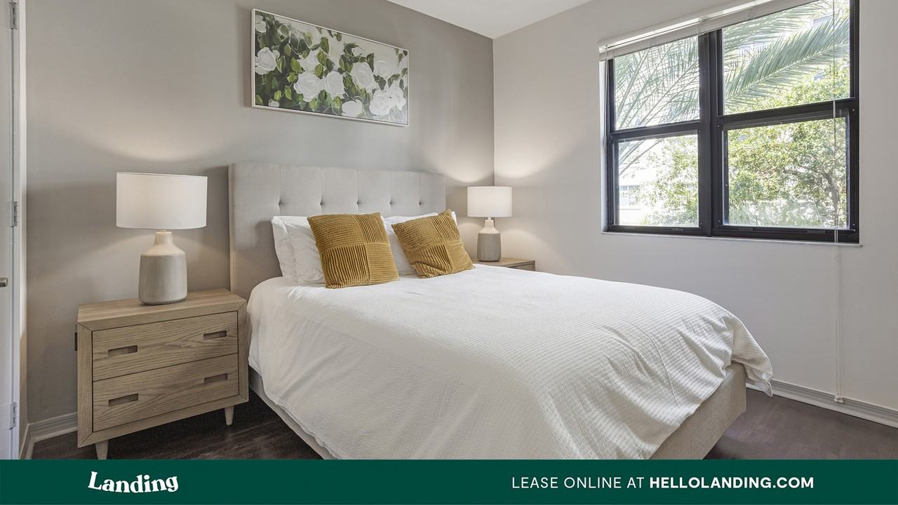 440 NE 4th Ave - Photo 4 of 50