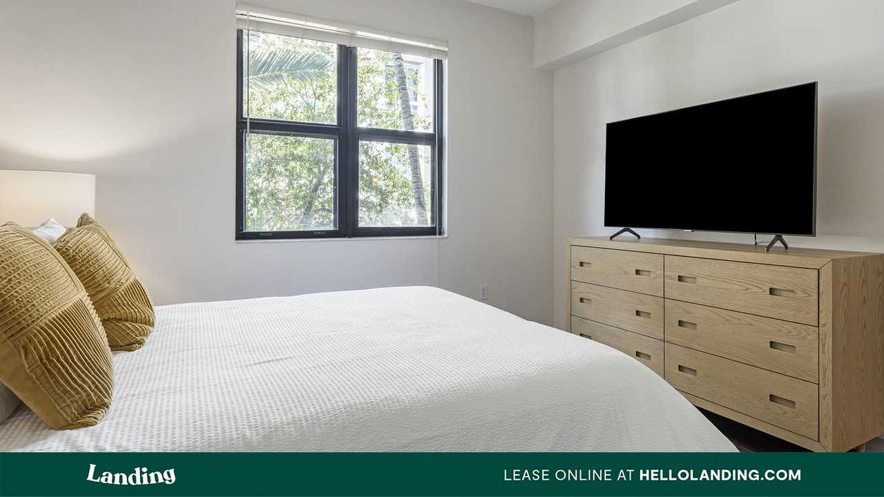 440 NE 4th Ave - Photo 5 of 50