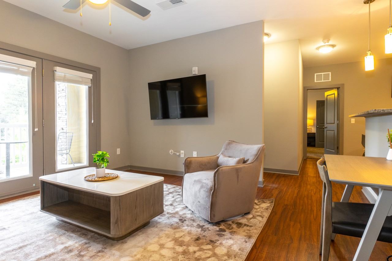 901 Old Forest Rd - Photo 3 of 28