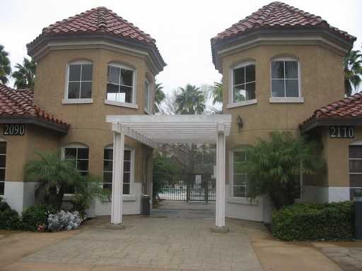 2250 Camino De La Reina