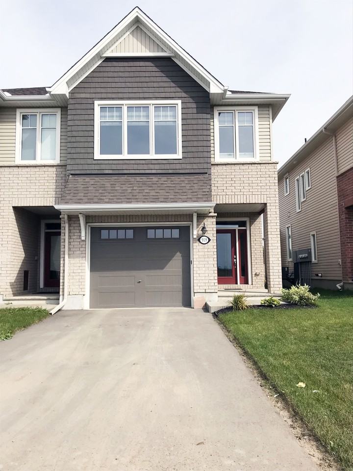 919 Rue Antonio Farley, Ottawa, ON K4A 3N6 3 Bedroom House for 2,300
