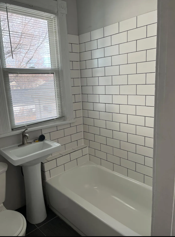 1435 Marshall St Ne #2 - Photo 3 of 13