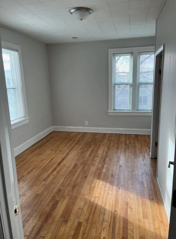 1435 Marshall St Ne #2 - Photo 5 of 13