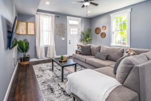 featured image of 422 Thornton St