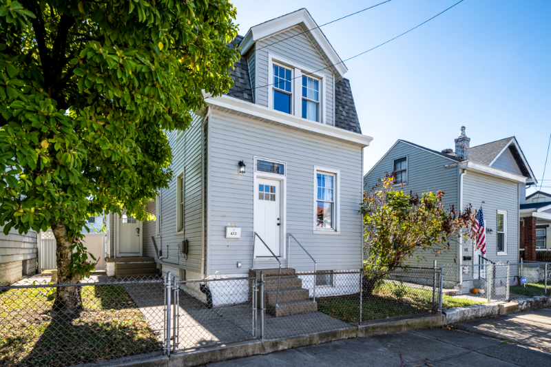 422 Thornton St - Photo 2 of 21