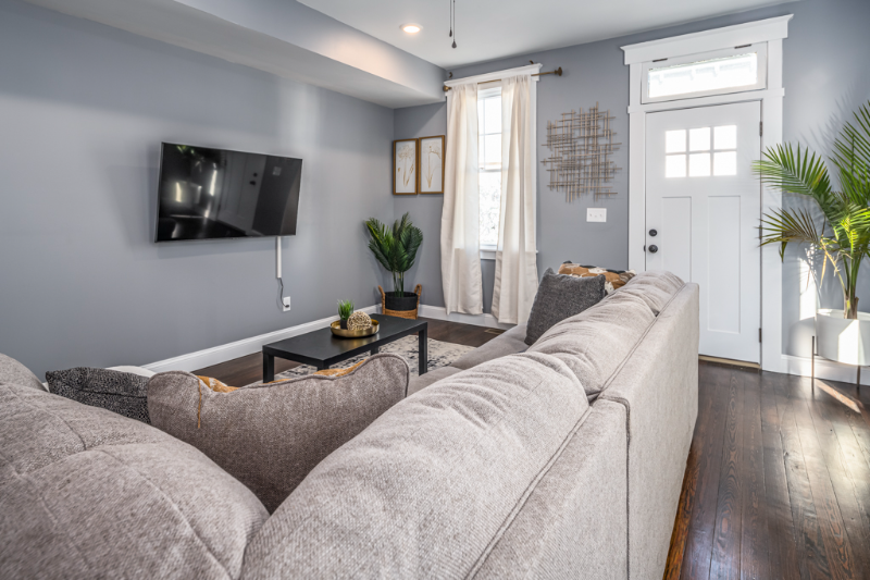 422 Thornton St - Photo 3 of 21