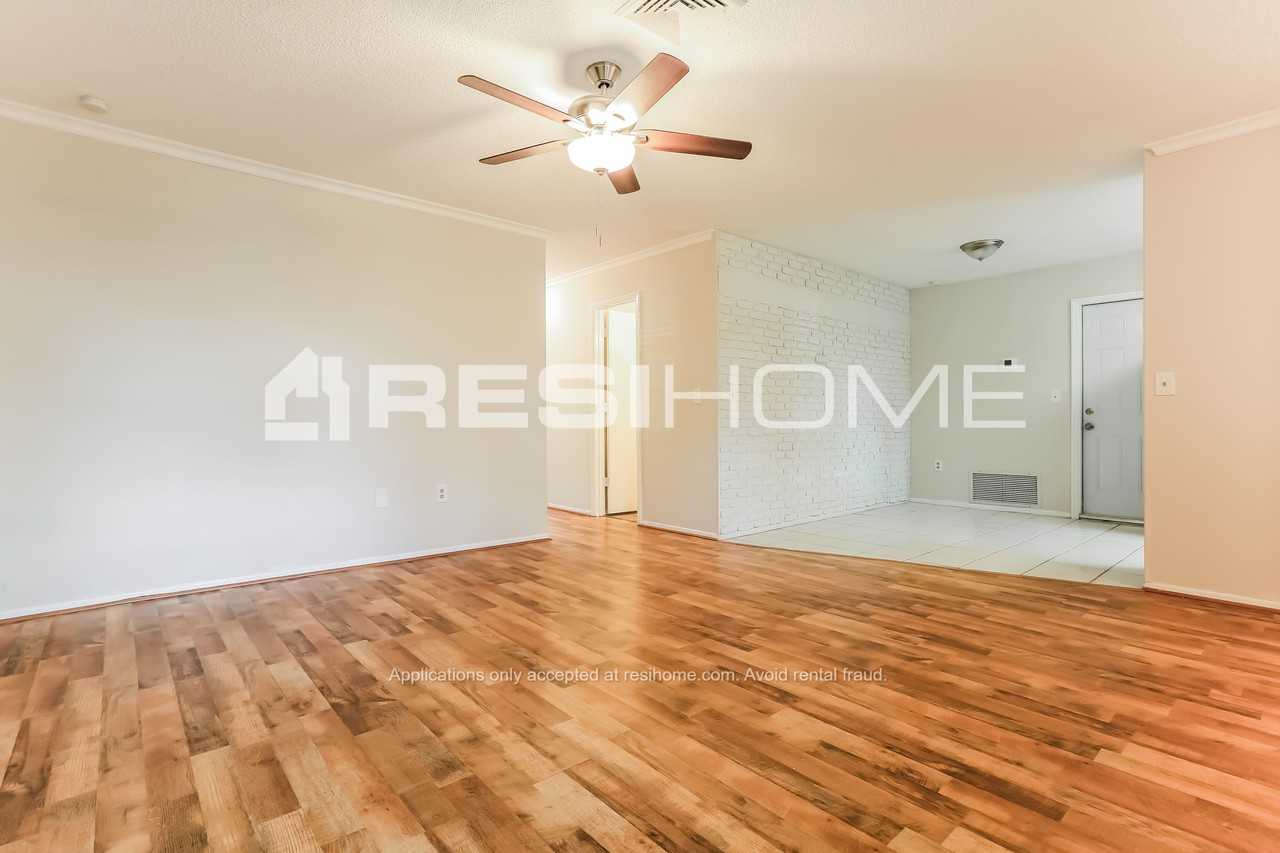1020 Hope St - Photo 3 of 23