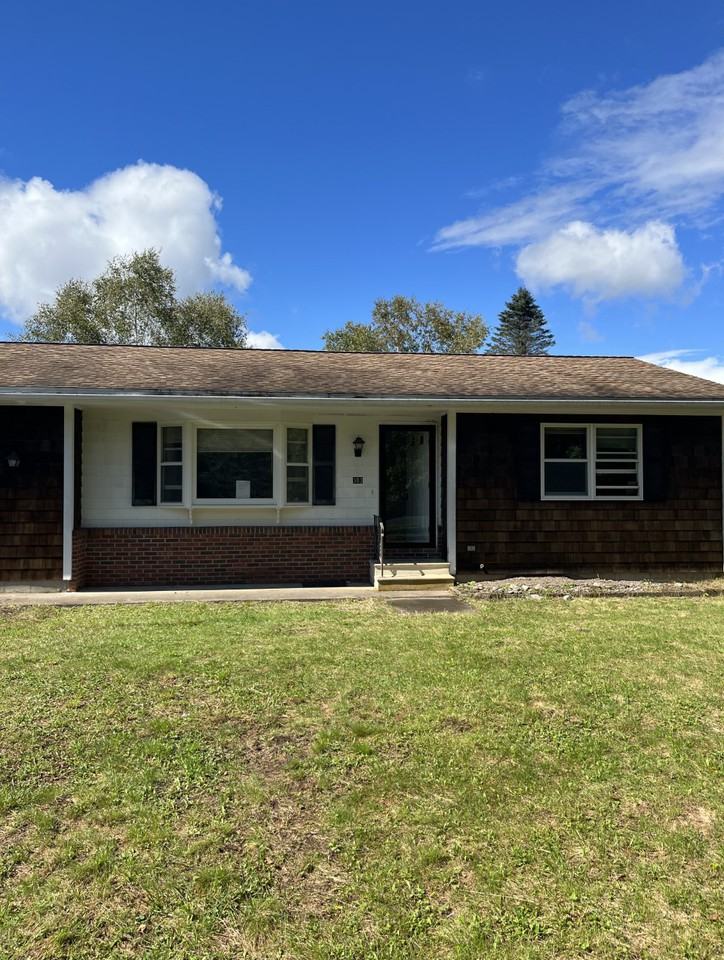 303 Pink St - Photo 2 of 10