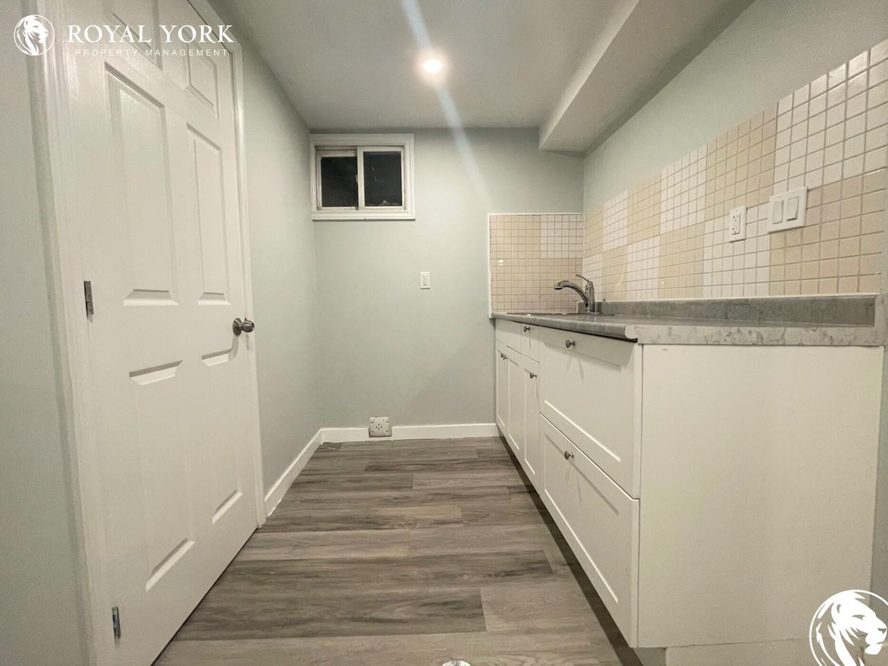 498 Grey St #B - Photo 3 of 35