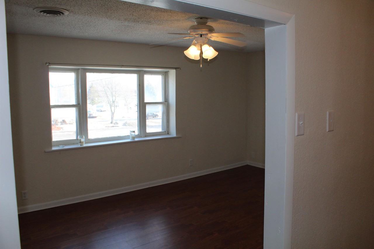 107 S Augusta Ave #1 - Photo 3 of 13