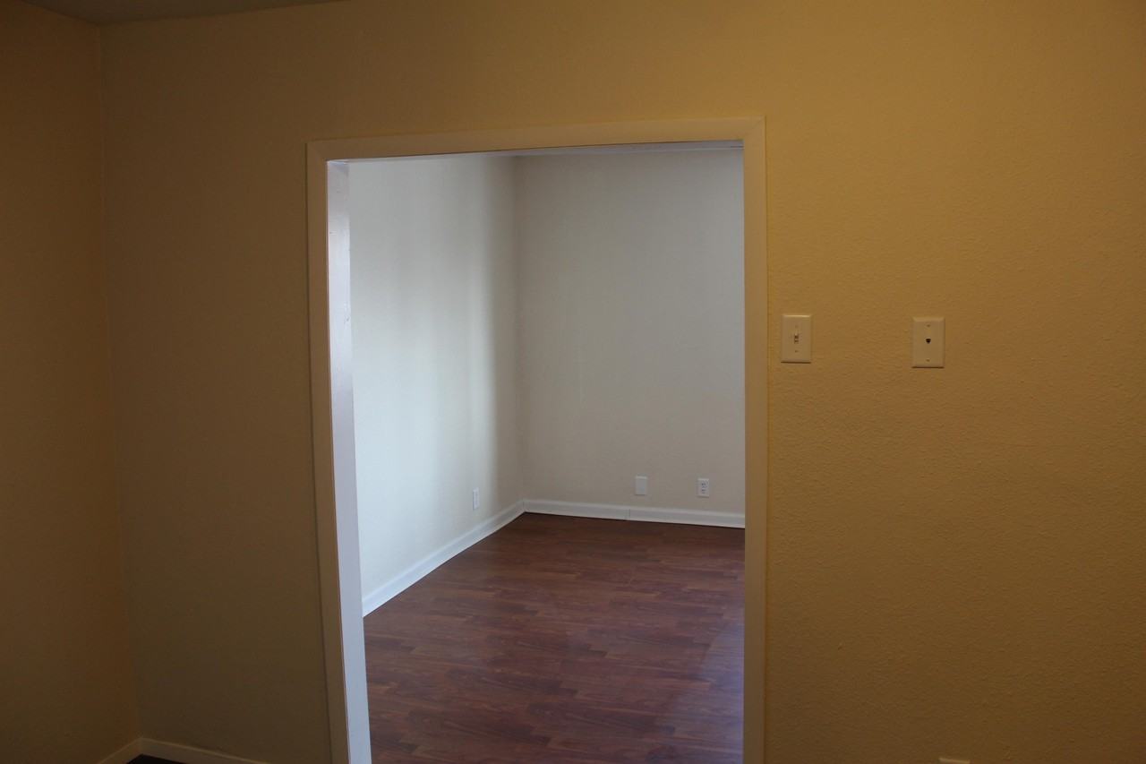 107 S Augusta Ave #1 - Photo 4 of 13