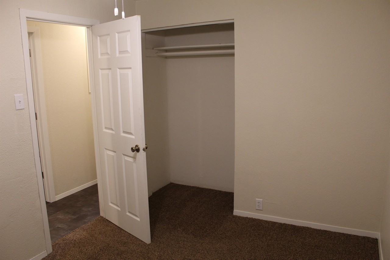 107 S Augusta Ave #1 - Photo 7 of 13