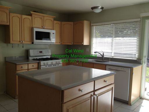 392 Manzano St - Photo 2 of 6