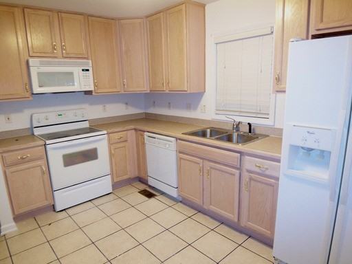 420 E Main St - Photo 2 of 7