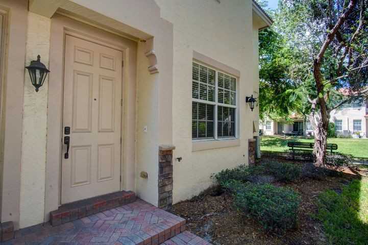 1020 East Longport Circle