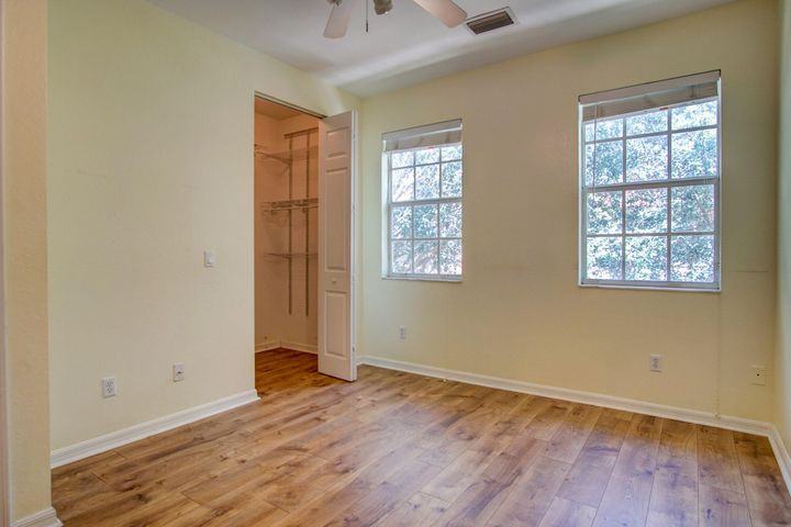 1020 East Longport Circle - Photo 6 of 6