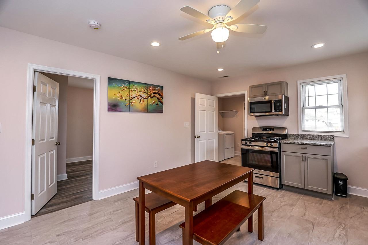 Roanoke Ave - Photo 3 of 17