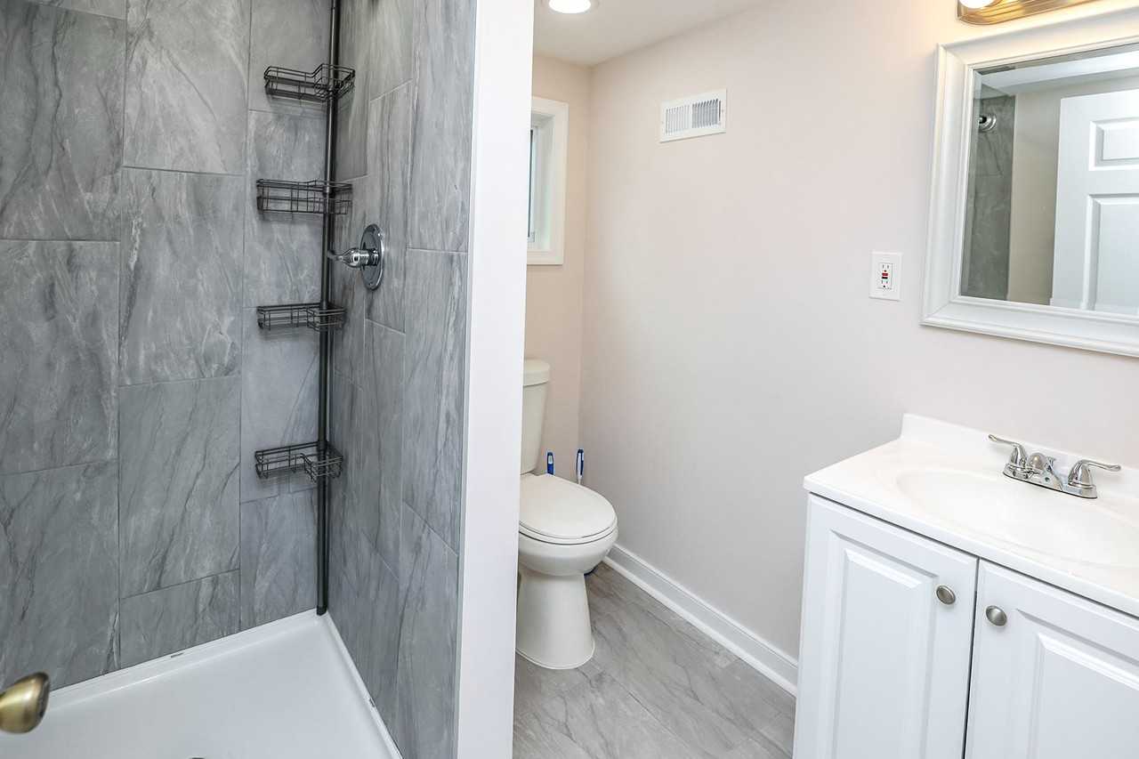 Roanoke Ave - Photo 6 of 17