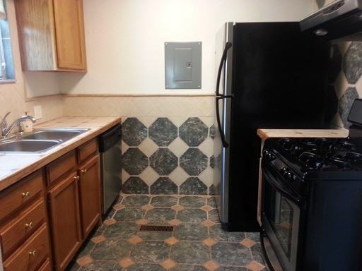 1412 NW 25th St - Photo 3 of 7