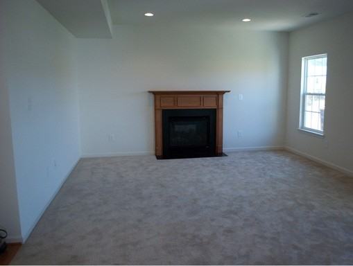 41 Town Center Dr - Photo 3 of 8