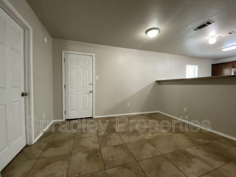 408 Kylar St - Photo 3 of 10