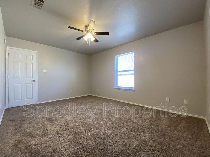 408 Kylar St - Photo 5 of 10