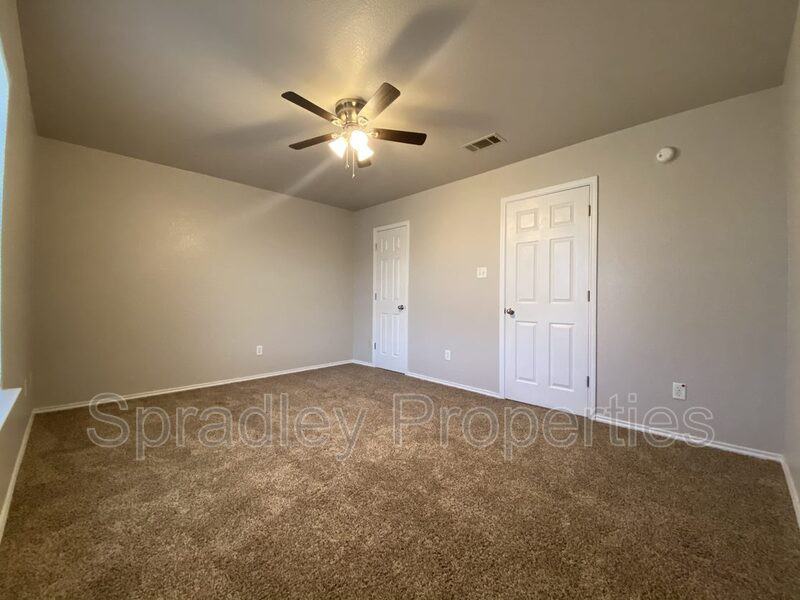 408 Kylar St - Photo 7 of 10