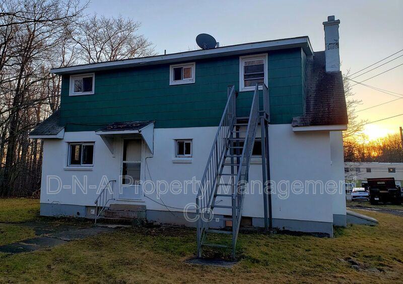 112 Crow Path #101 - Photo 2 of 8