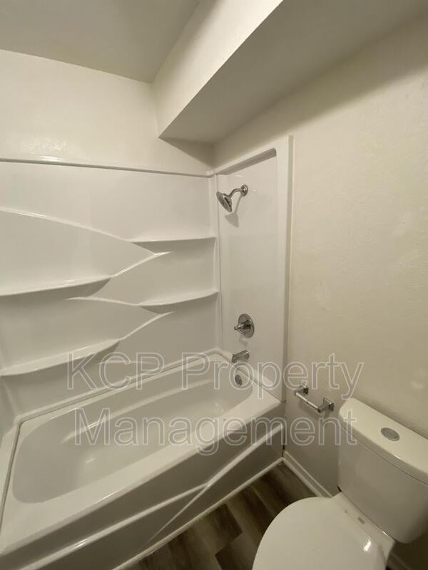 340 W Dogwood St - Photo 6 of 7