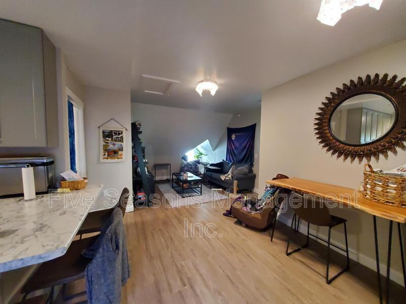 68 S Union St - Photo 3 of 12
