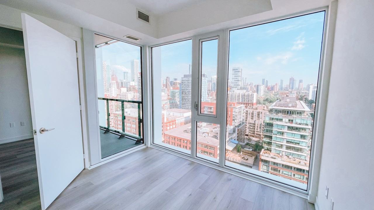 158 Front Street East #1819 - Photo 5 of 18