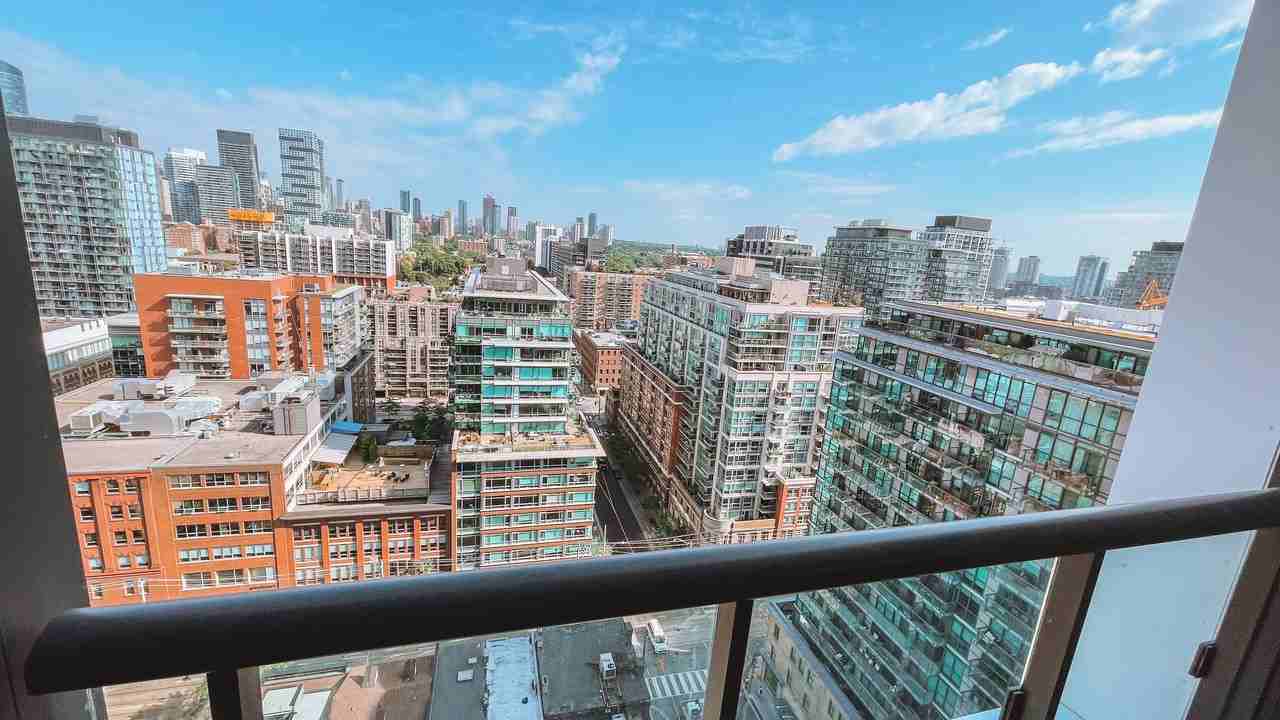 158 Front Street East #1819 - Photo 7 of 18